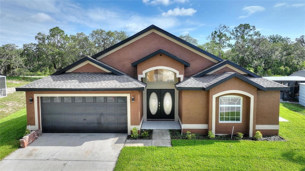 373 Shady Oak Loop, located in Davenport's Thousand Oaks community