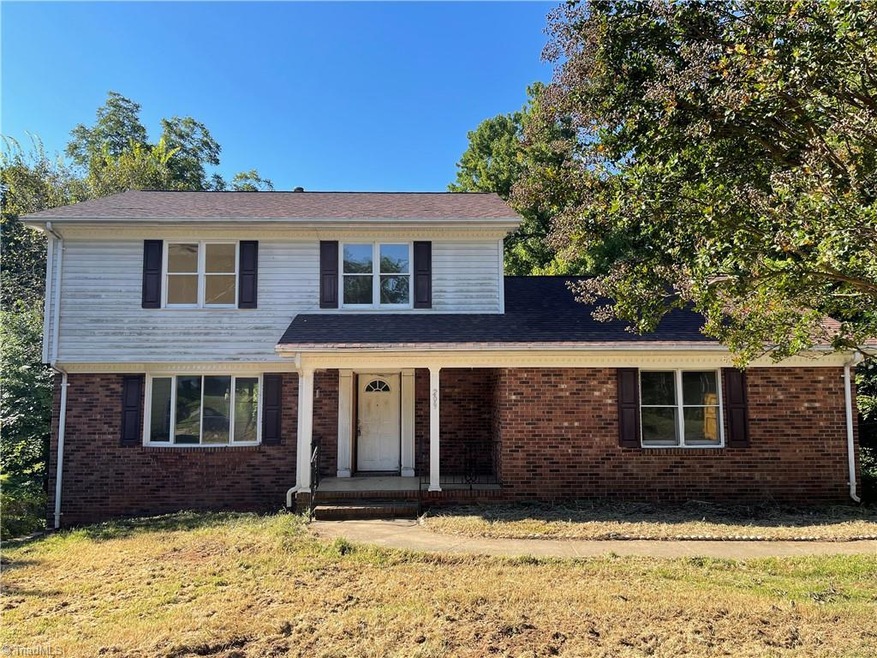 209 Hall St, Reidsville, NC 27320 - photo 1