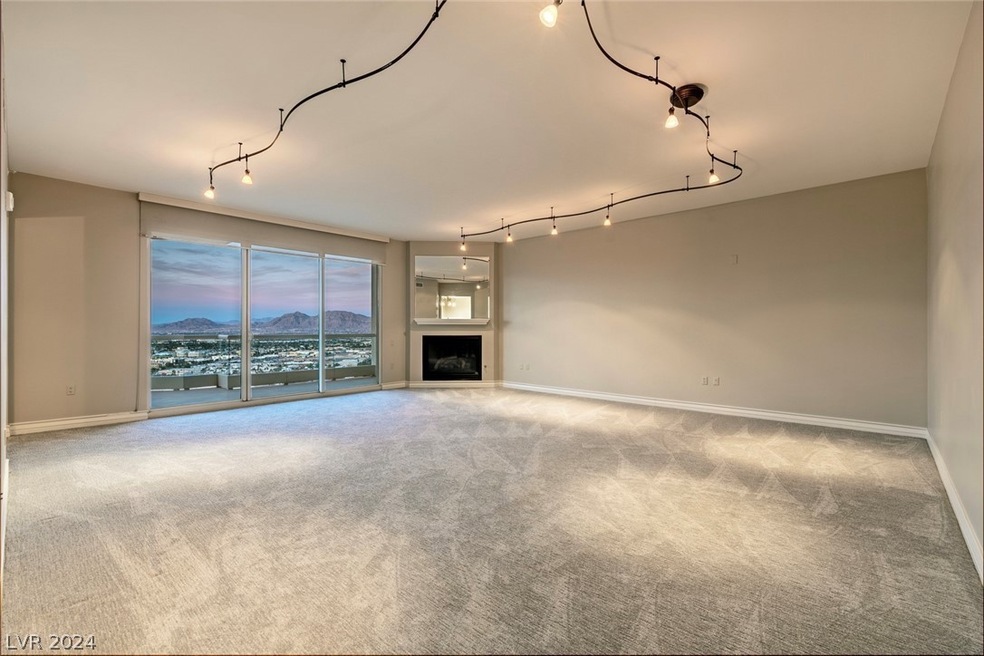 ENORMOUS GREAT ROOM ON PENTHOUSE LEVEL WITH 10' CE