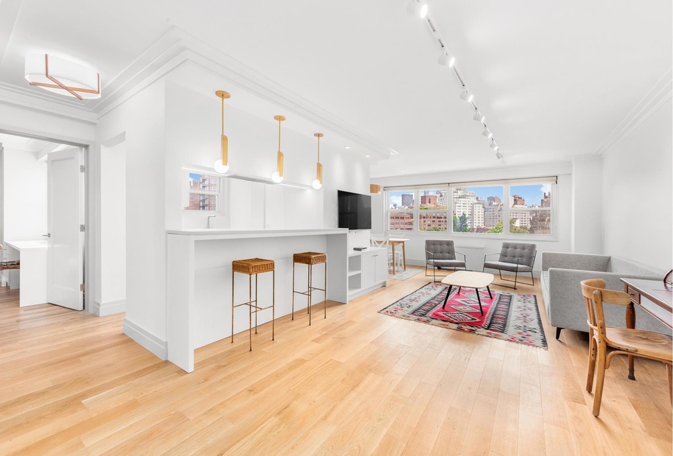 15 Charles Street at Waverly Place unit 10D, New York, NY 10014 - photo 1