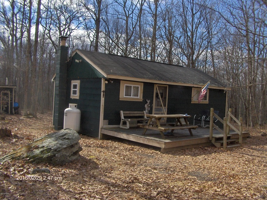 947 Five Mile Meadow Rd, Dingmans Fry, PA 18328 - photo 1