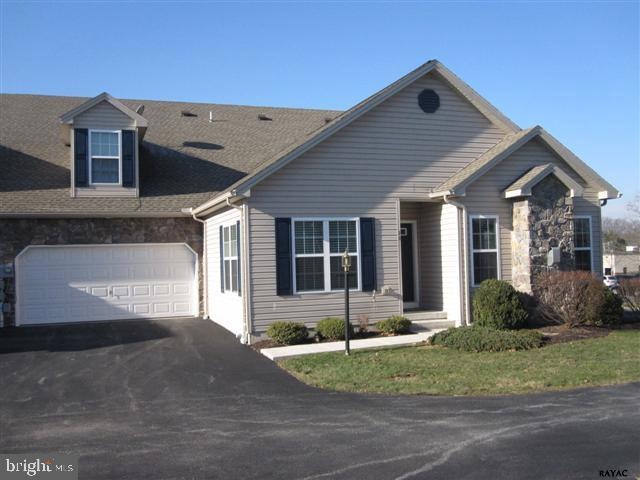 11 Ivy Ln unit 4A, Gettysburg, PA 17325 - photo 1