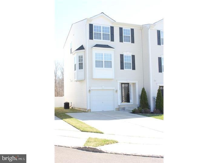 8 Nicole Ct, Woodbury, NJ 08096 - photo 1