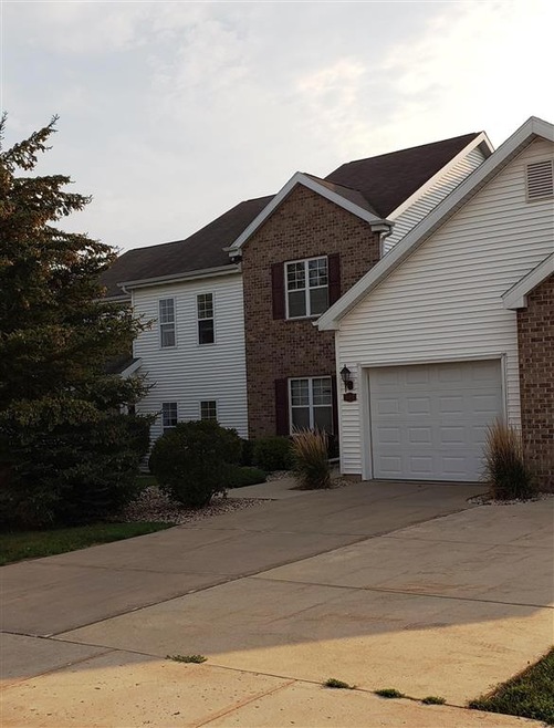 712 Dunn Ave, Oregon, WI 53575 - photo 1