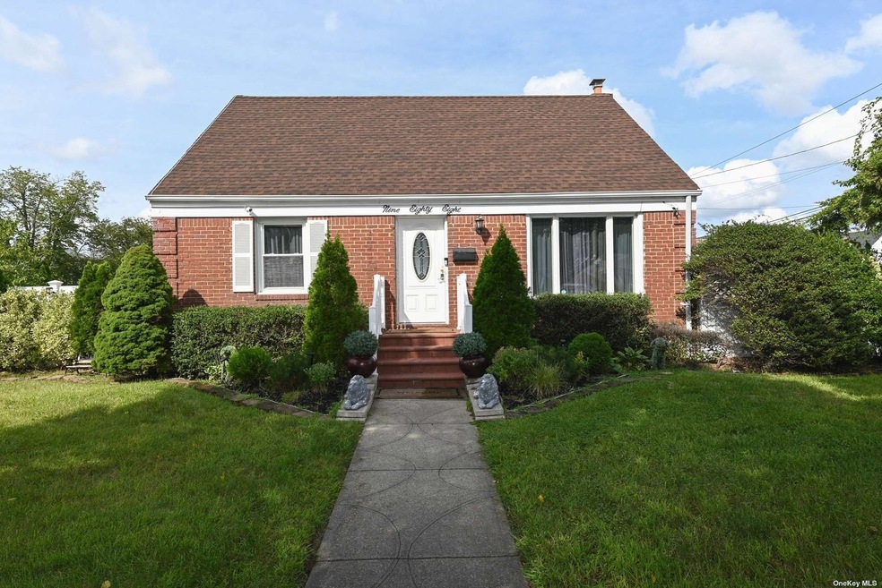 988 Center Dr, Franklin Square, NY 11010 - photo 1