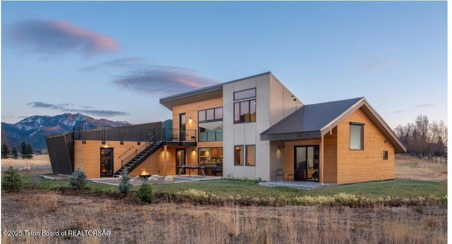For Sale $998,500