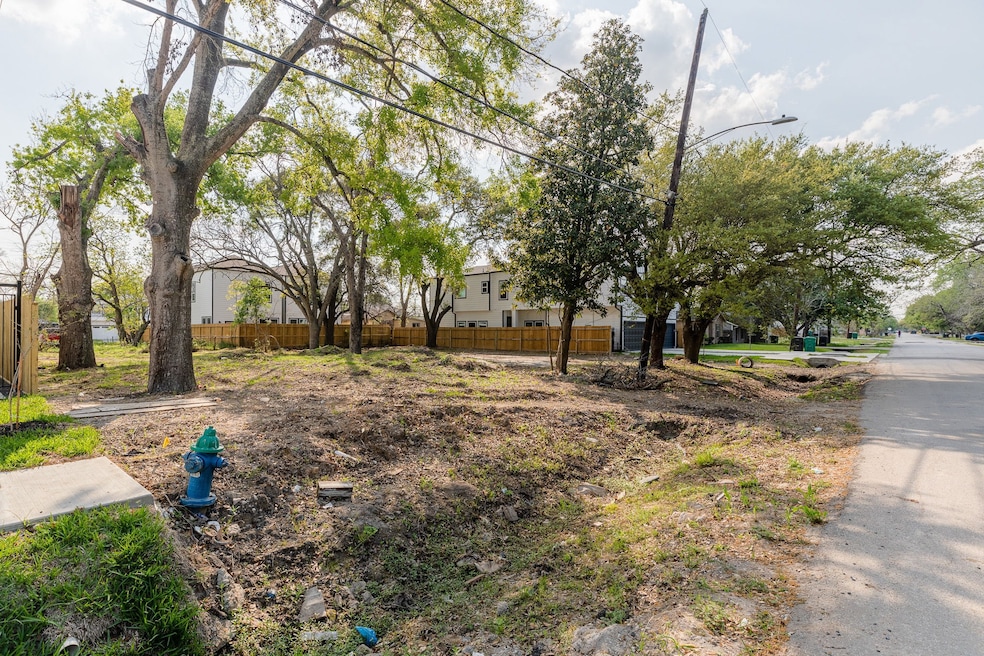3714 Noah St, Houston, TX 77021 - photo 1