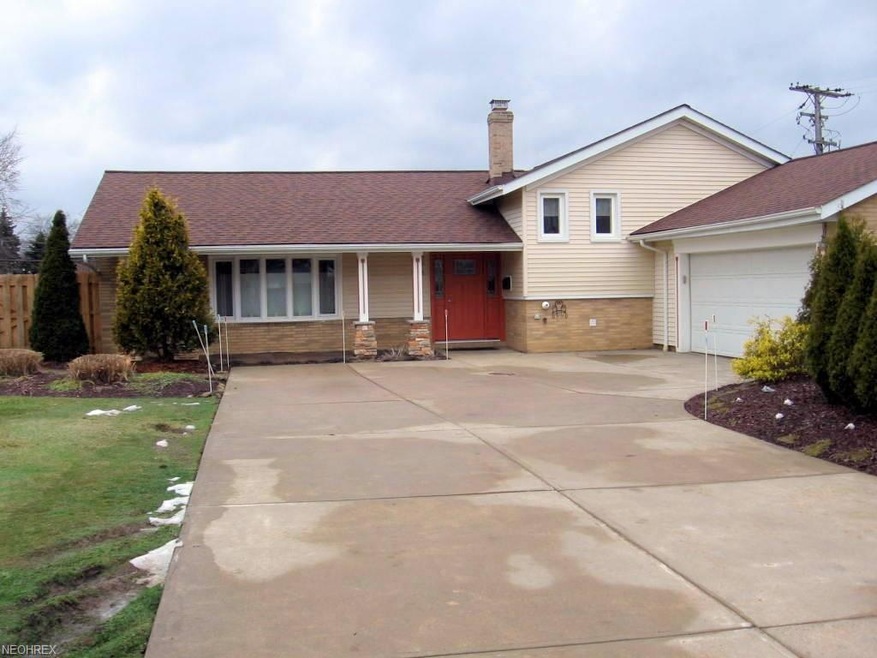 Double Driveway 2 Car Garage with Nature Stone Flo