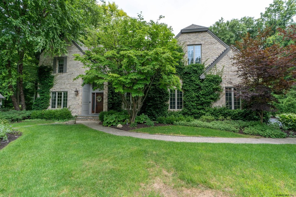 521 Sir Charles Way, Albany, NY 12203 - photo 1