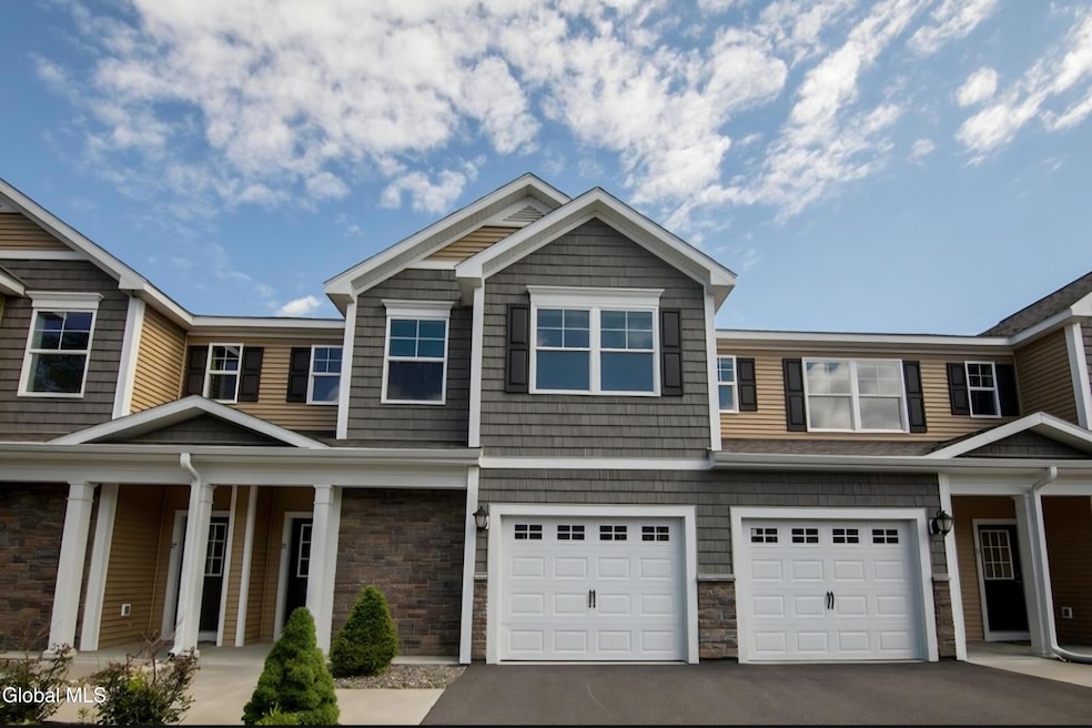 15 Clarice Ln, Cohoes, NY 12047 - photo 1