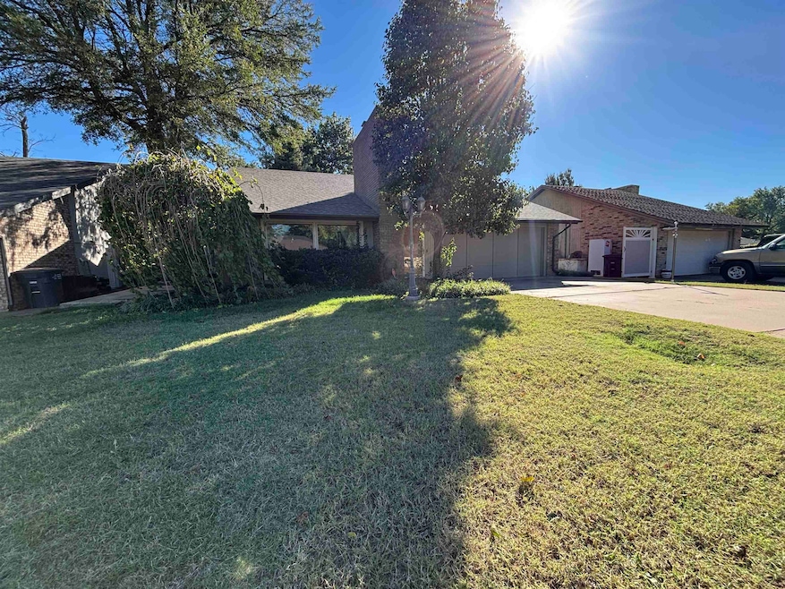 1817 Calico Ln, Enid, OK 73703 - photo 1