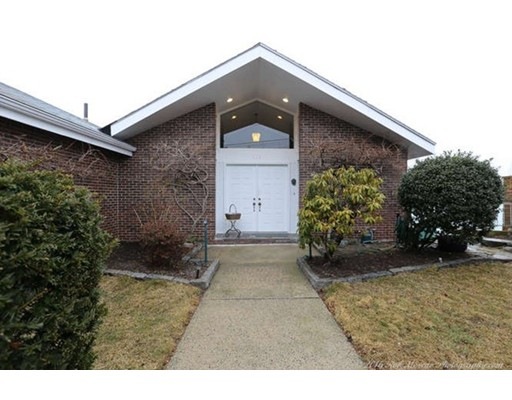 121 Little Nahant Rd, Nahant, MA 01908 - photo 1