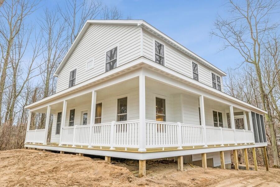01_11133StrawberryFieldsRoad_57_FrontVie