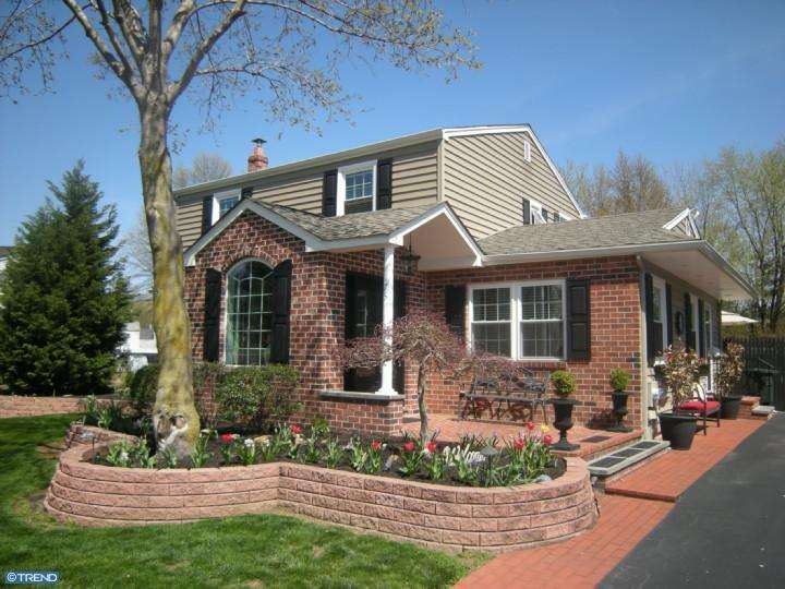 175 Deacon Dr, Norristown, PA 19403 - photo 1