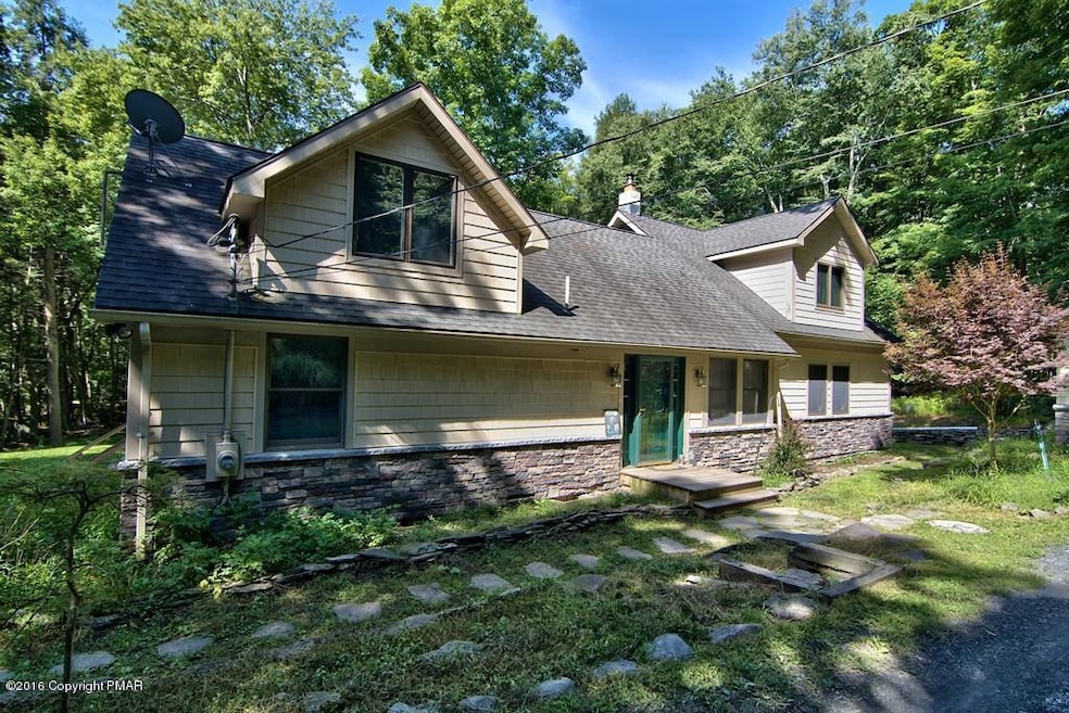 Exterior Front View 04