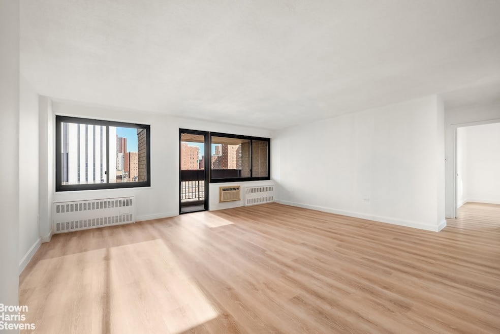 Southbridge Towers unit 8L, New York, NY 10038 - photo 1