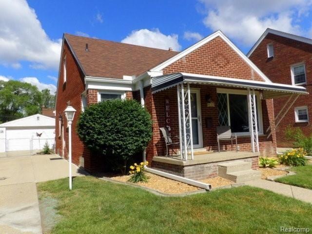 EXCELLENT ALLEN PARK LOCATION – WALK TO SCHOOLS, P