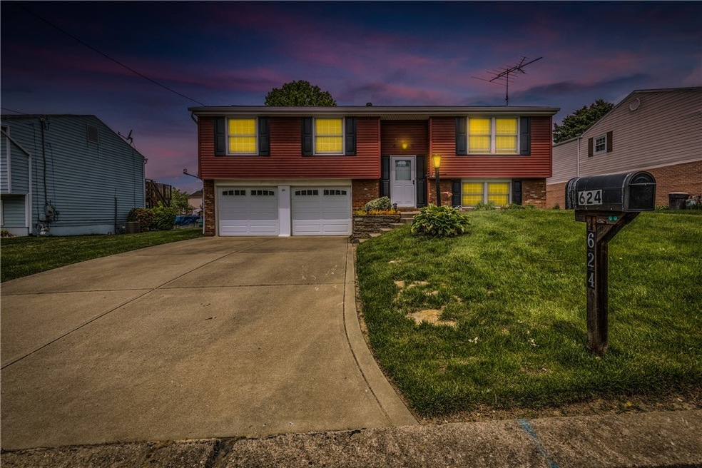 624 Snyder St, Conway, PA 15027 - photo 1