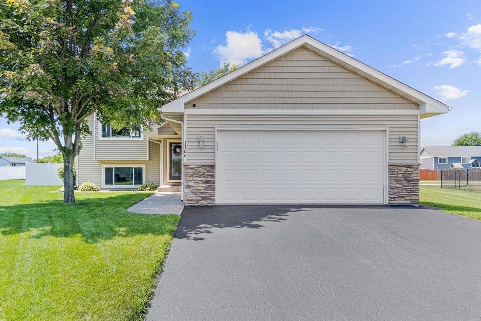 1300 Osprey Court-23.jpg