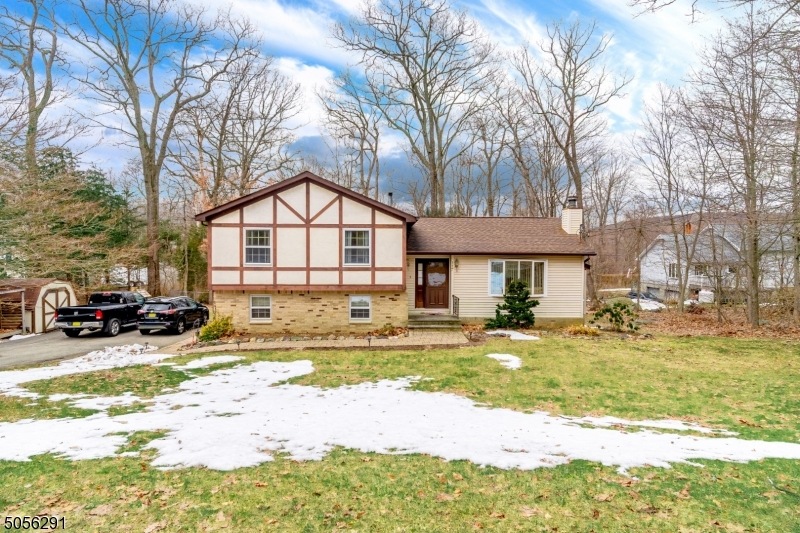 117 Papscoe Rd, Hewitt, NJ 07421 - photo 1