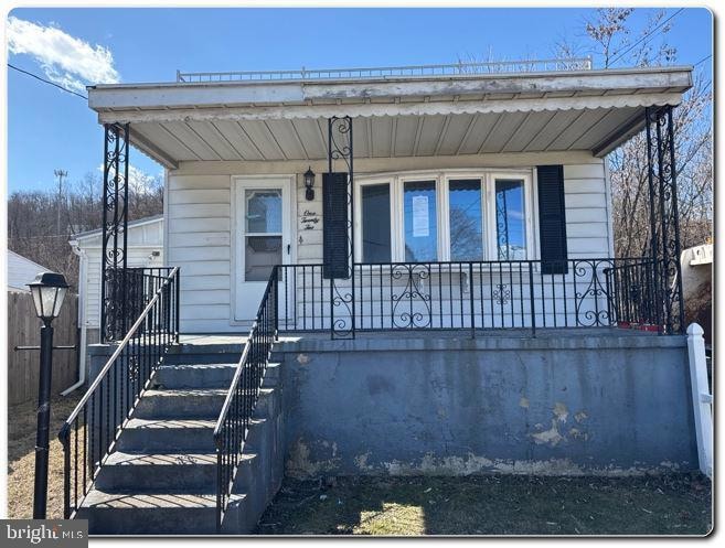 122 S 3rd St, Saint Clair, PA 17970 - photo 1