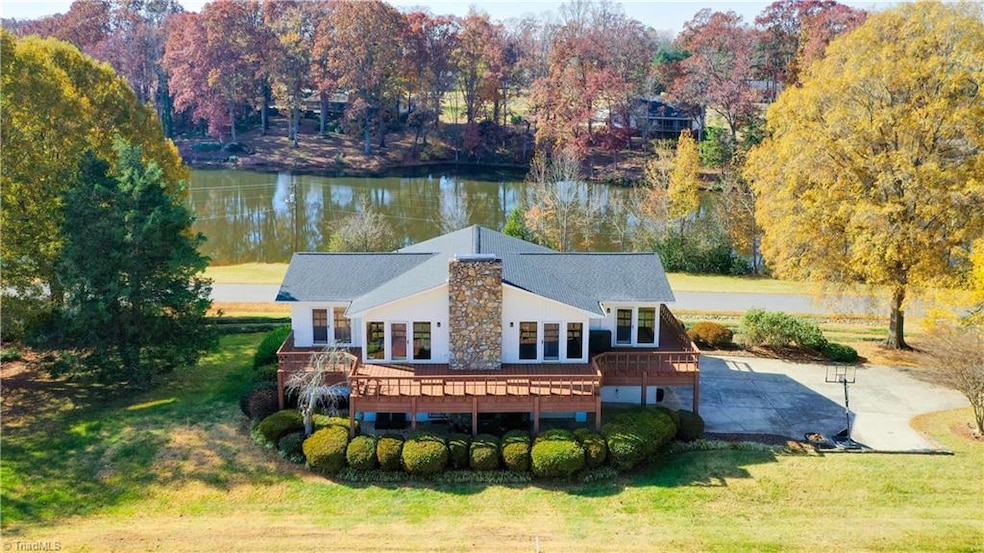 443 Gleneagles Rd W, Statesville, NC 28625 - photo 1