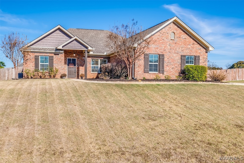 199 Summer Loop, Deatsville, AL 36022 - photo 1