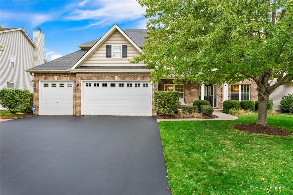 631 Bennett Dr, North Aurora, IL 60542 - photo 1