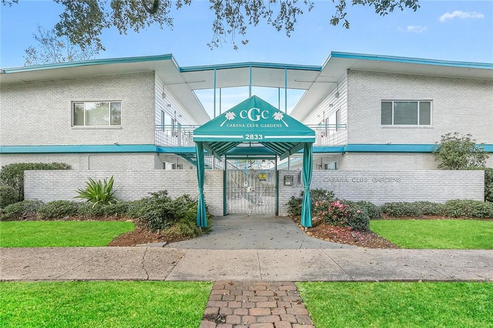 Gated complex on the Avenue