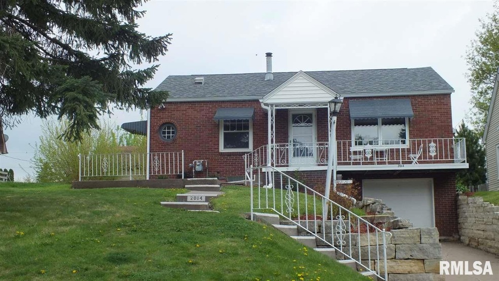 2014 Warren St, Davenport, IA 52804 - photo 1