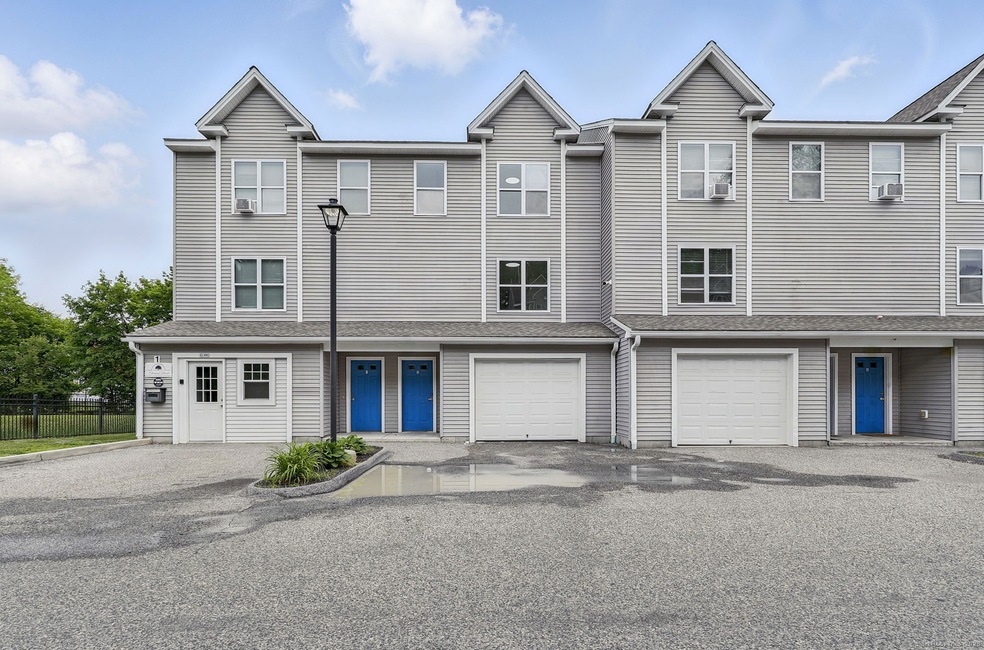 62 Chestnut St unit 32, Danbury, CT 06810 - photo 1