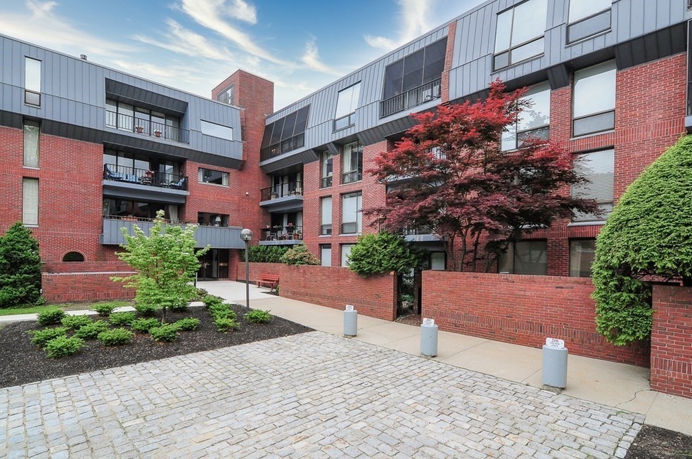 Wellesley Green Condominiums unit 126, Wellesley, MA 02482 - photo 1