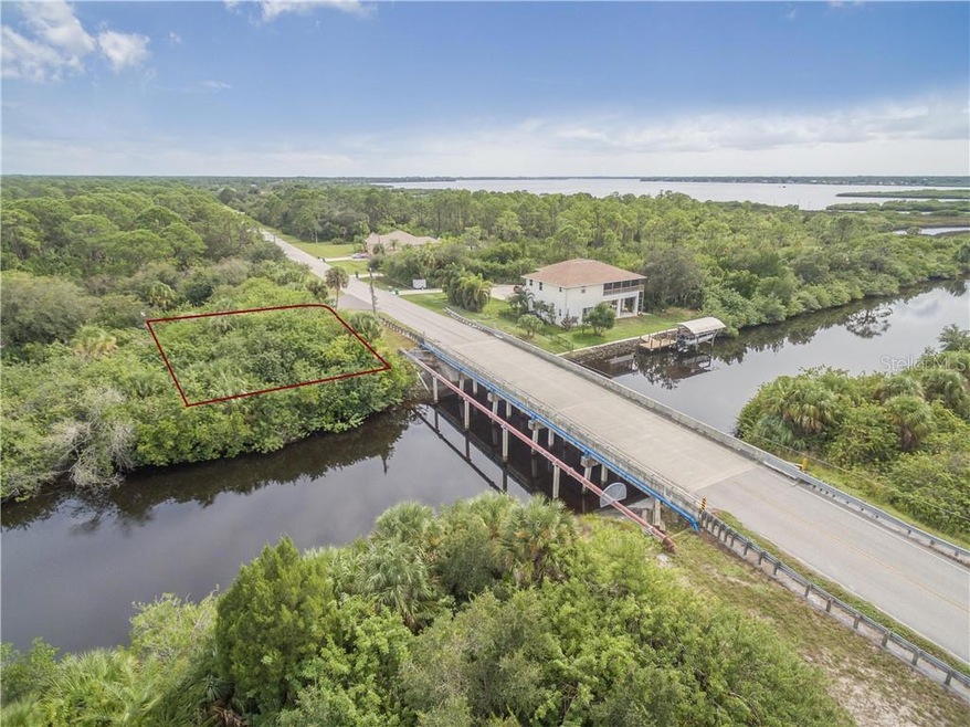 Public Water at the corner makes this a SUPER deal with a short ride to the Myakka and out to the Gulf!