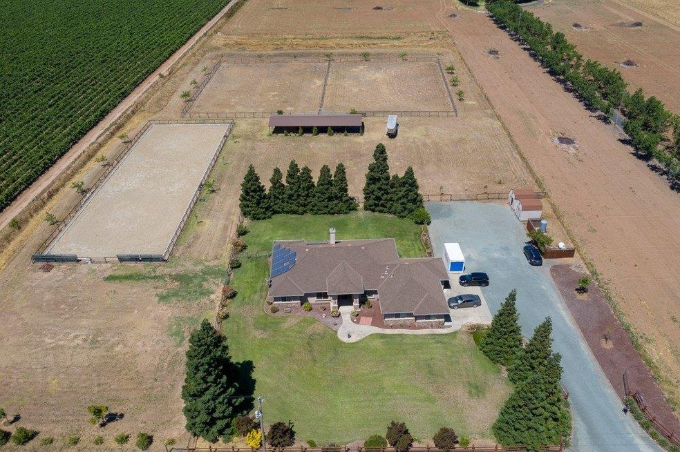 23301 N Bryant Rd, Acampo, CA 95220 - photo 1