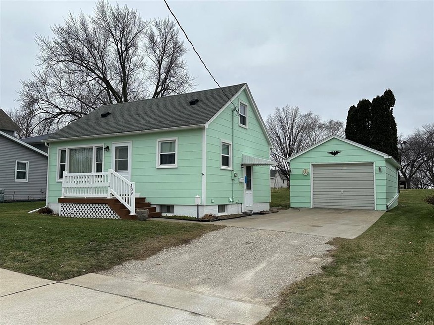 109 Main St, Center Point, IA 52213 - photo 1