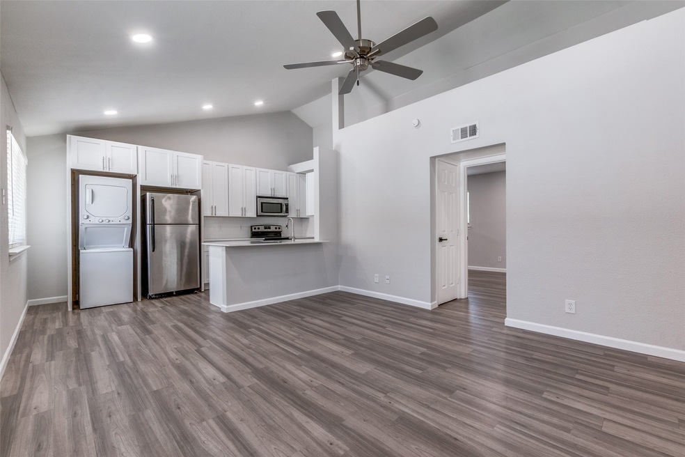 5444 Gaston Ave unit 205, Dallas, TX 75214 - photo 1