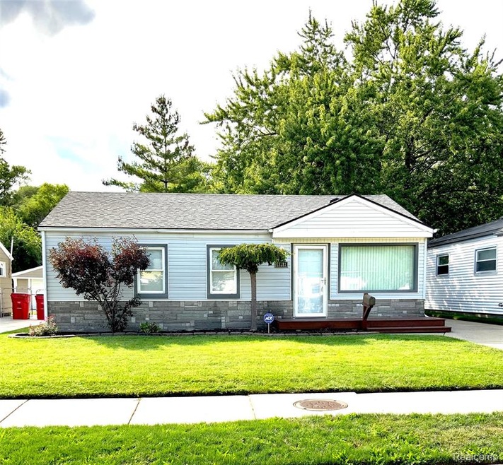 25283 Wiseman St, Roseville, MI 48066 - photo 1