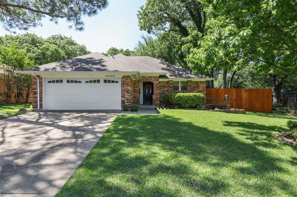 125 Marseille Dr, Hurst, TX 76054 - photo 1