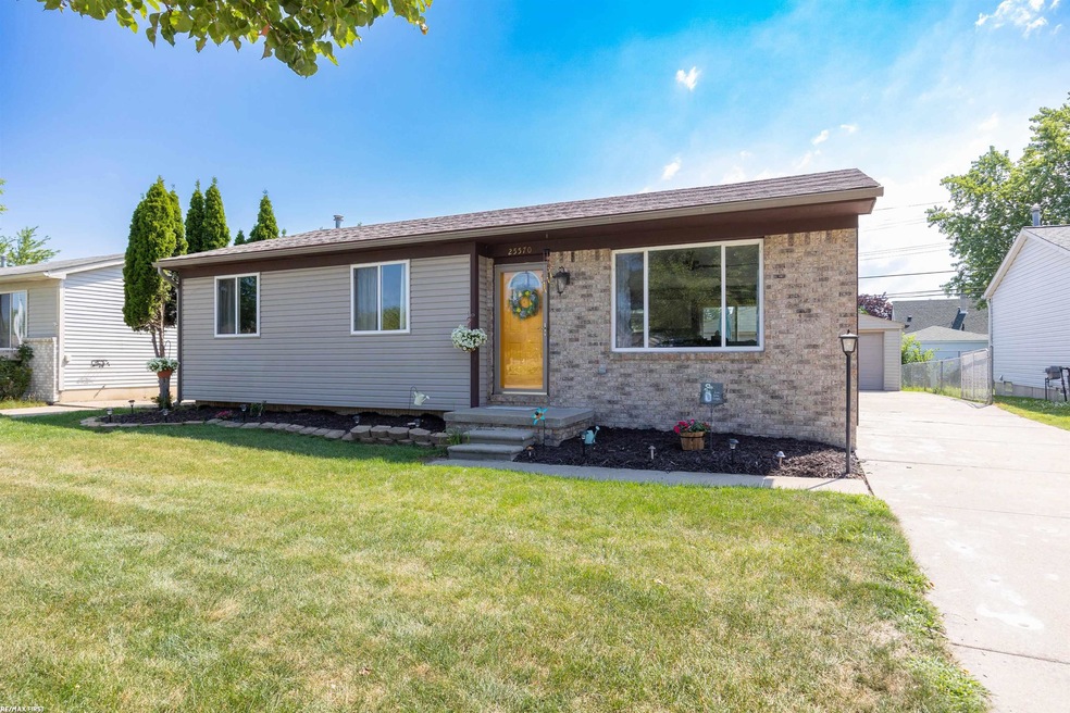 25570 Lehner Ct, Roseville, MI 48066 - photo 1