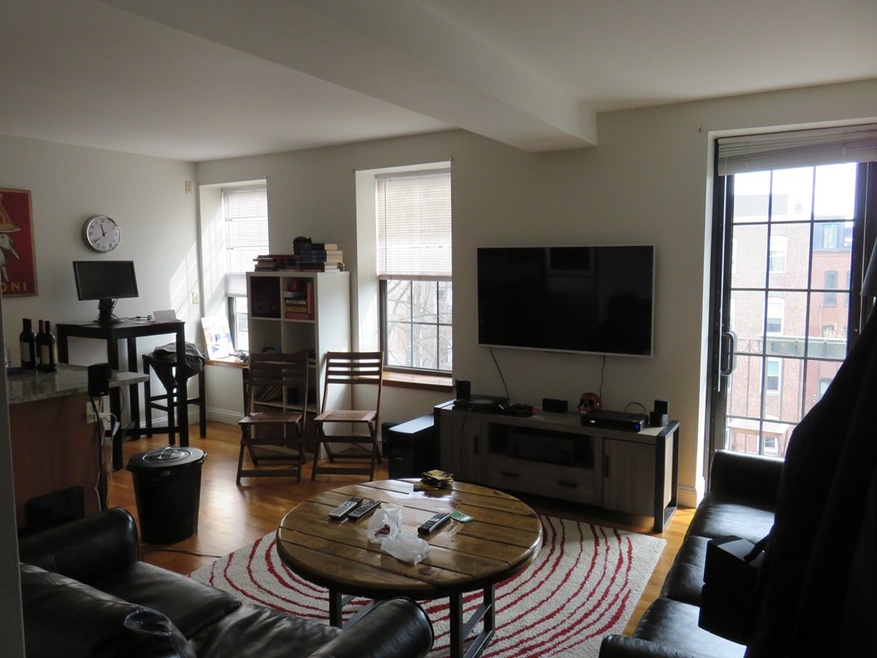 7 Henchman St unit 502, Boston, MA 02113 - photo 1