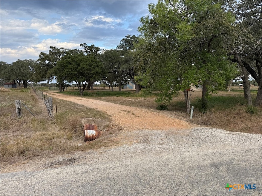 254 County Road 444, Hallettsville, TX 77964 - photo 1
