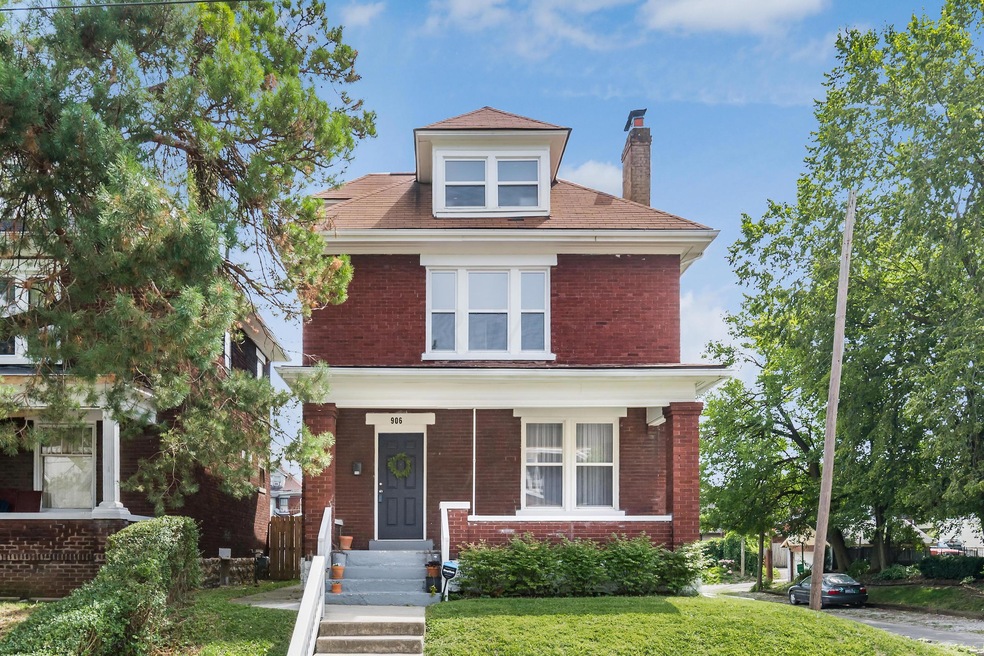 h 906 S 22nd St-1128