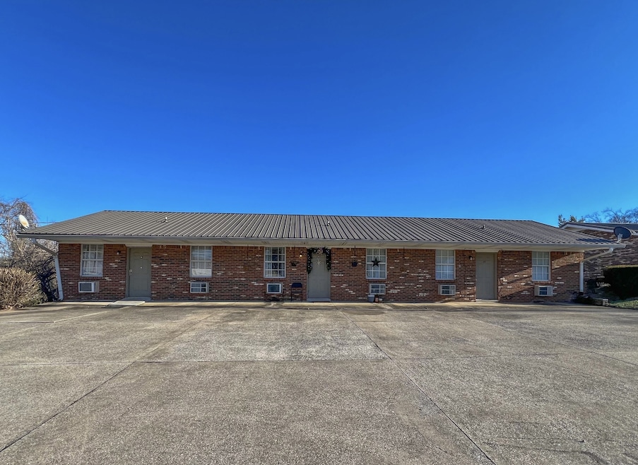 101 Walnut St unit 26, Clarksville, TN 37042 - photo 1