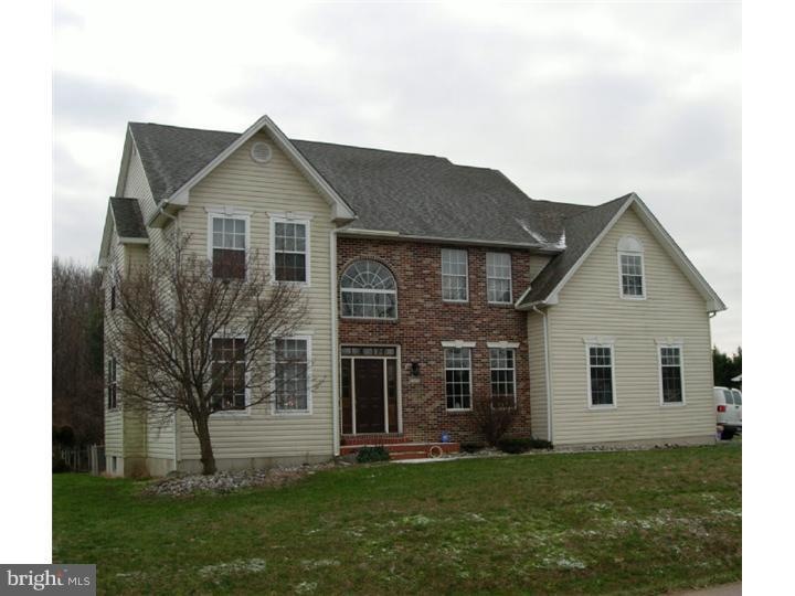 319 Meadow Glen Dr, Bear, DE 19701 - photo 1