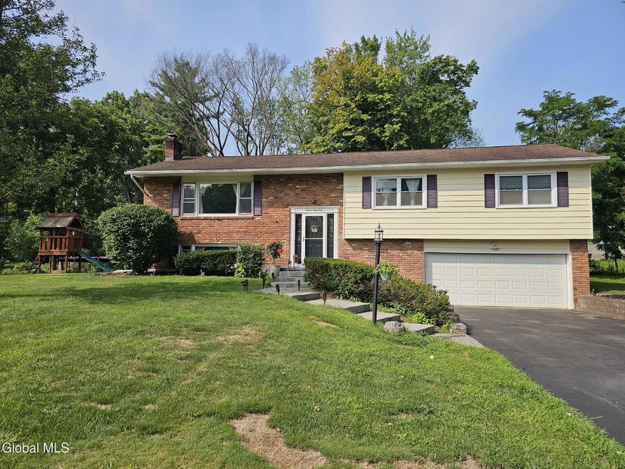 1265 Sagemont Ct, Schenectady, NY 12309 - photo 1