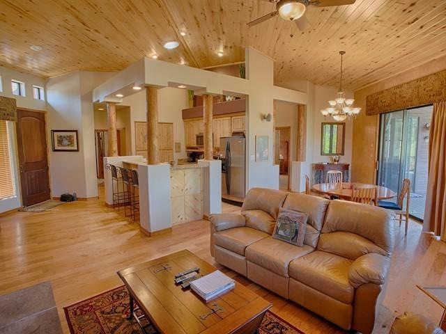 002_Living Room