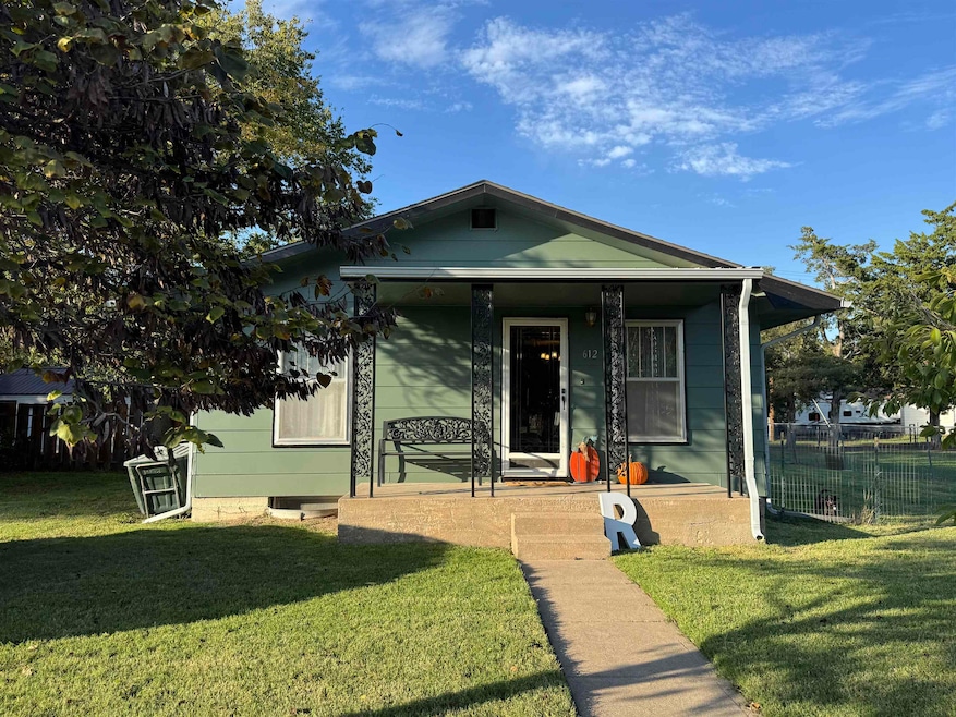 612 W 10th St, La Crosse, KS 67548 - photo 1