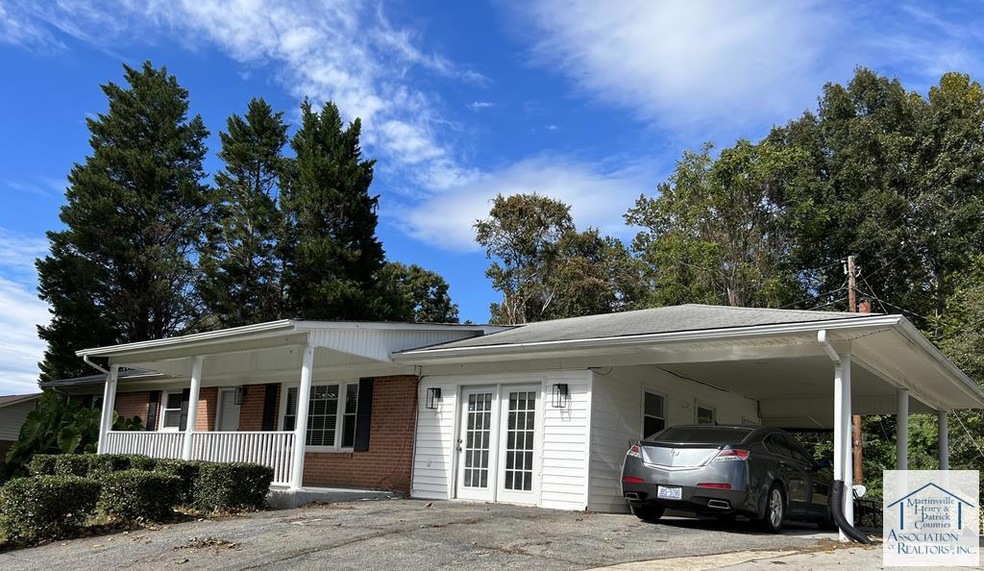 1090 Stoney Mountain Rd, Martinsville, VA 24112 - photo 1