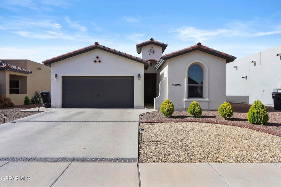 13625 Lancashire Dr, Horizon City, TX 79928 - photo 1