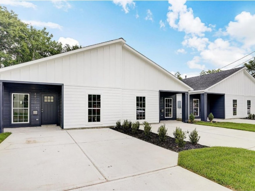 4425 Clover St unit 2, Houston, TX 77051 - photo 1